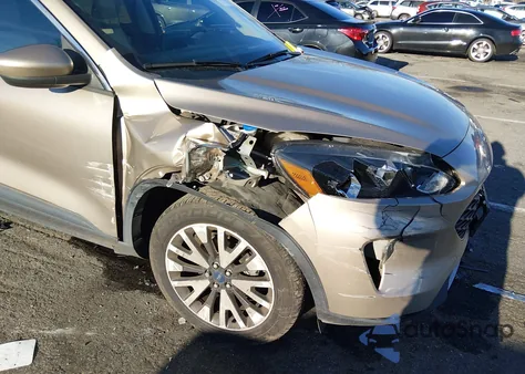 2020 Ford Escape Sel z USA, uszkodzony, nr VIN 1FMCU9H98LUA14603